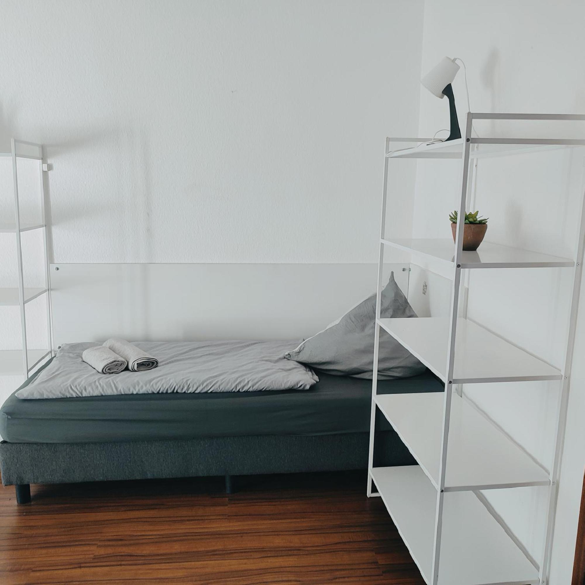 Monteurwohnung Messewohnung Sued Grenze Duesseldorf 6 Personen Apartment