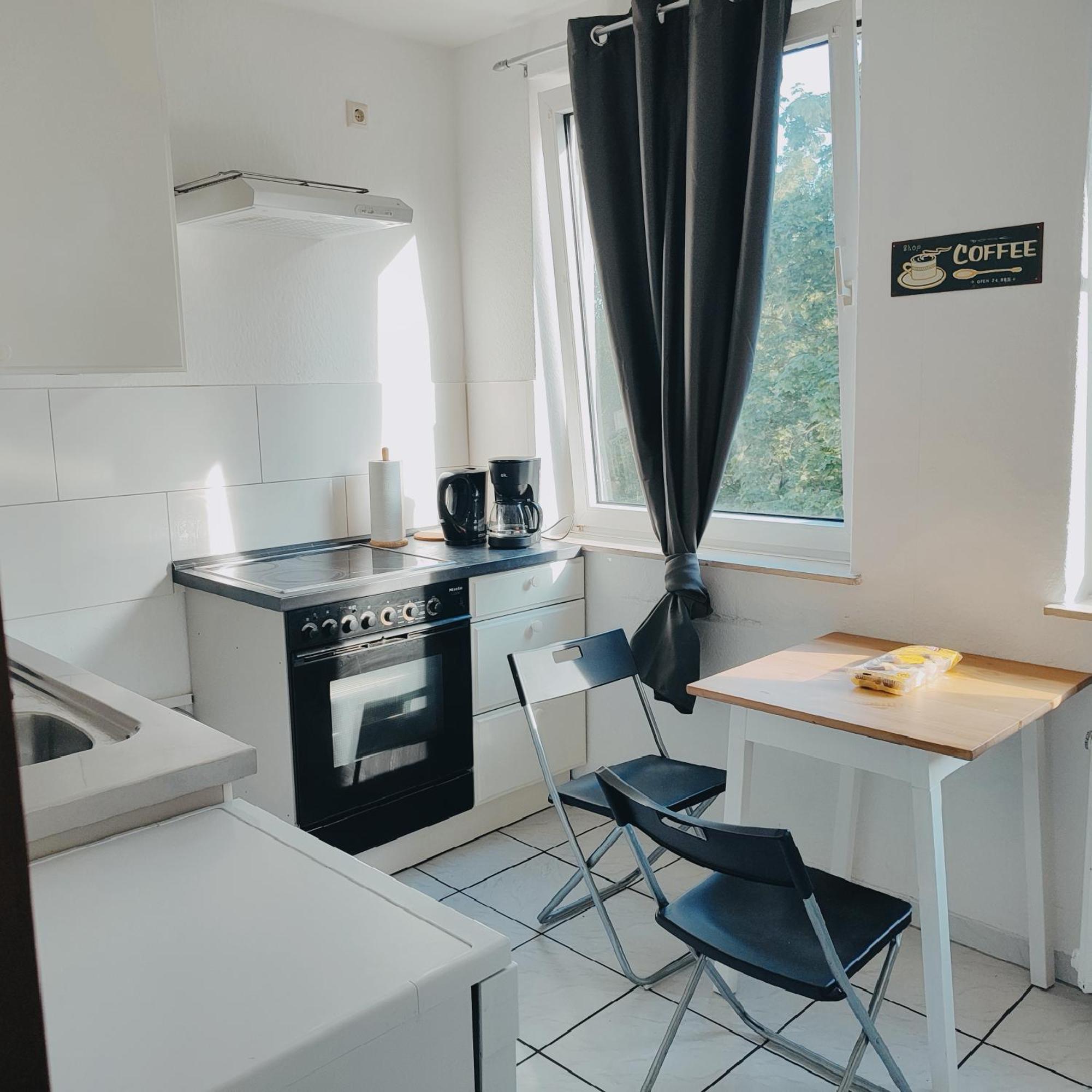 Apartment Monteurwohnung Messewohnung Sued Grenze Duesseldorf 6 Personen *