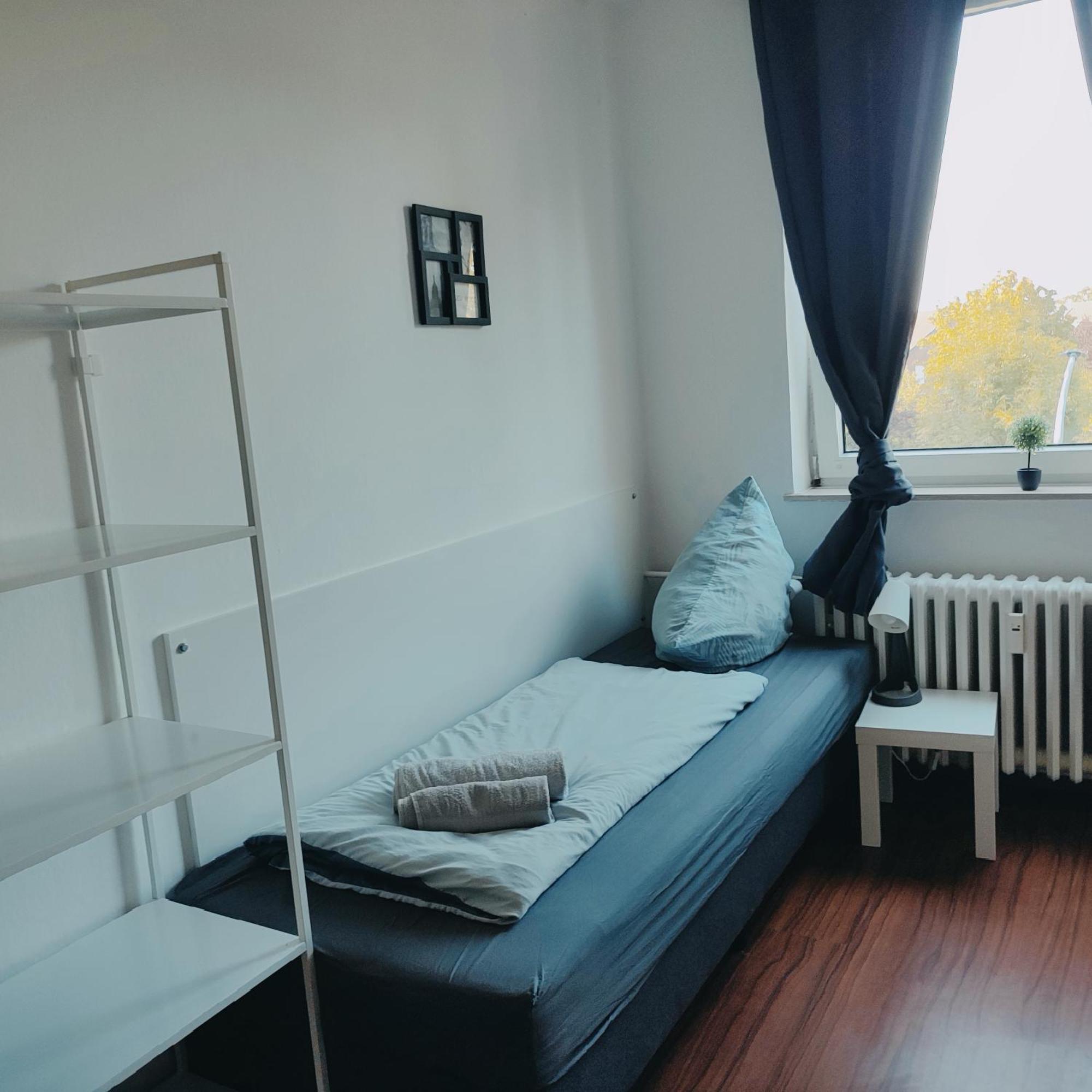 Apartment Monteurwohnung Messewohnung Sued Grenze Duesseldorf 6 Personen